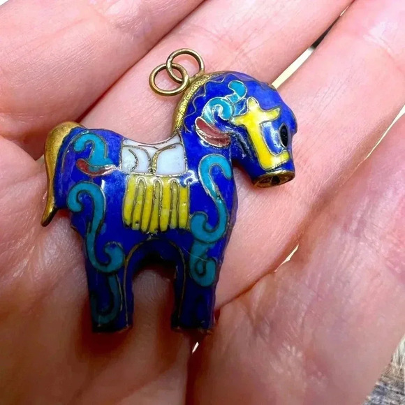 Vintage 3-D Hand-Painted Ceramic Horse Pendant - Picture 2 of 4